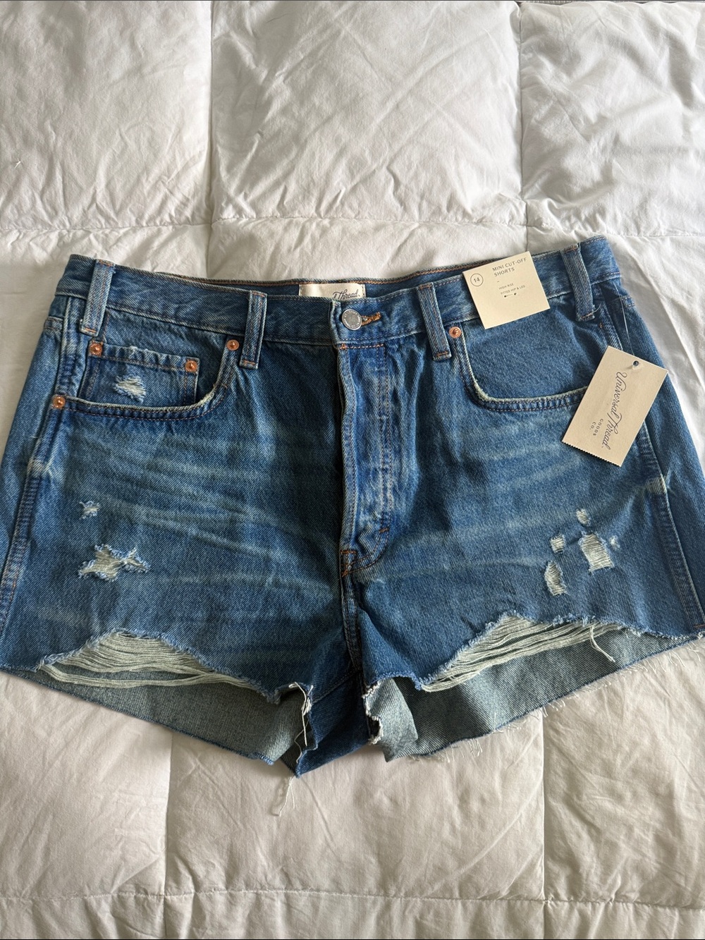 Universal Thread Distressed Denim Jean Shorts NWT Size 14